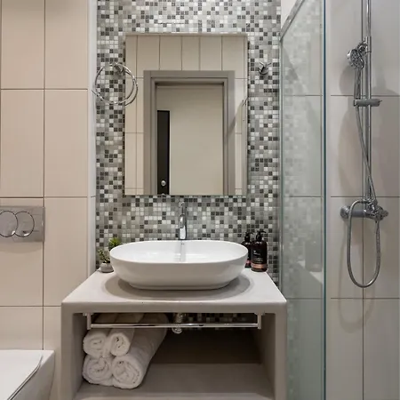 Stylish 102 In The Center Apartment Athens